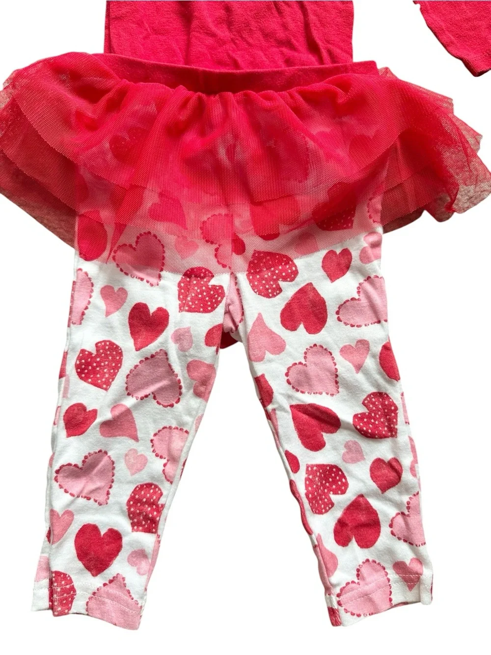 Carter’s and Cat & Jack 4 piece baby girl Valentine’s Day clothing lot 6-9 month